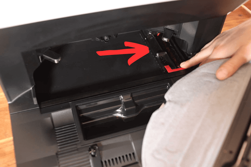 Cleaning brush on the Ultra station of the Roborock S8 Pro Ultra